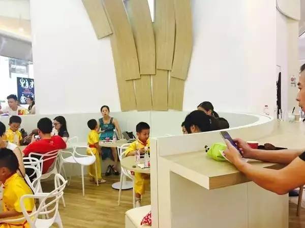 伙卖零食！第一家门店已经在杭州开业！不朽情缘游戏平台重磅！阿